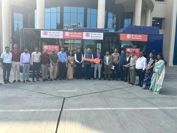 बैंक ऑफ़ बड़ौदा ने एम्स भोपाल को ईवी बस प्रदान कर पर्यावरण-अनुकूल स्वास्थ्य सेवाओं के प्रति अपनी प्रतिबद्धता दुहरायी