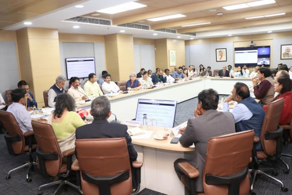 कौशल विकास और उद्यमशीलता मंत्रालय ने एमएसएमई में अप्रेंटिसशिप का विस्तार करने के लिए रोडमैप तैयार किया: 'विकसित भारत' वर्कफोर्स के विज़न को मिलेगी गति