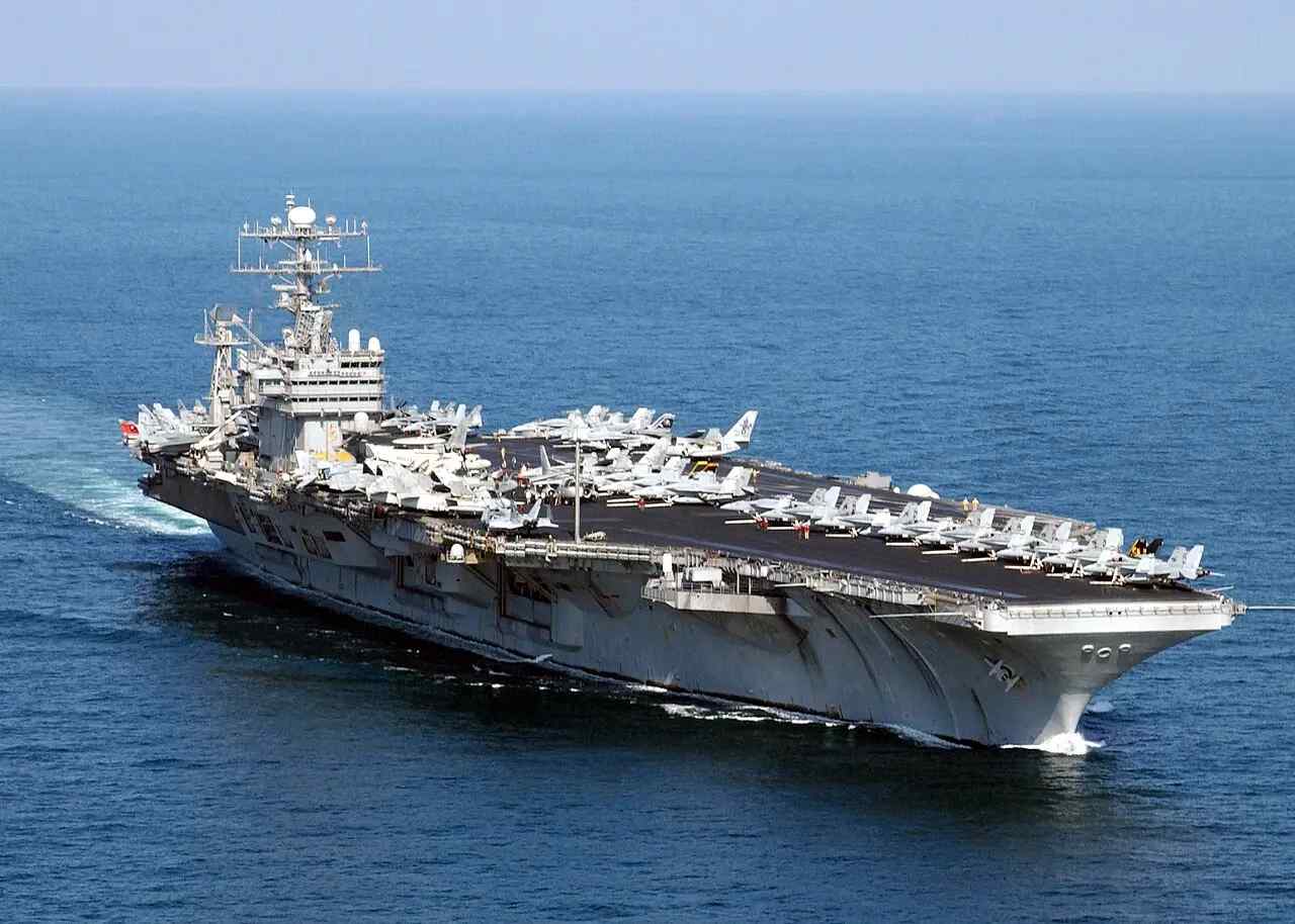 ‘घोस्ट मोड एक्टिवेटेड’: ईरान की ओर बढ़ते हुए USS अब्राहम लिंकन ने अपने ट्रांसपोंडर क्यों बंद किए?