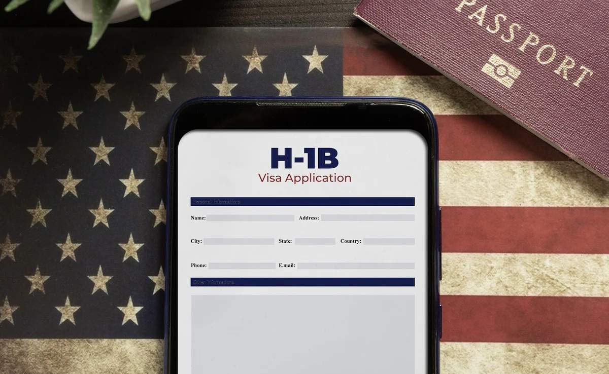 अमेरिका ने H-1B वीज़ा नियम सख्त किए, भारतीय कर्मचारियों में बढ़ी चिंता