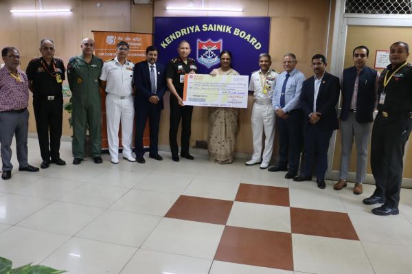 बैंक ऑफ बड़ौदा ने शैक्षिक छात्रवृत्ति के लिए सशस्त्र सेना झंडा दिवस कोष में 2 करोड़ रुपये का योगदान दिया