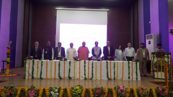 वीआईटी भोपाल विश्वविद्यालय ने उद्योग-केंद्रित ओरिएंटेशन कार्यक्रम के माध्यम से 2026-27 बैच के स्नातक विद्यार्थियों का किया स्वागत, एआई-आधारित इंजीनियरिंग यात्रा की रखी मजबूत नींव