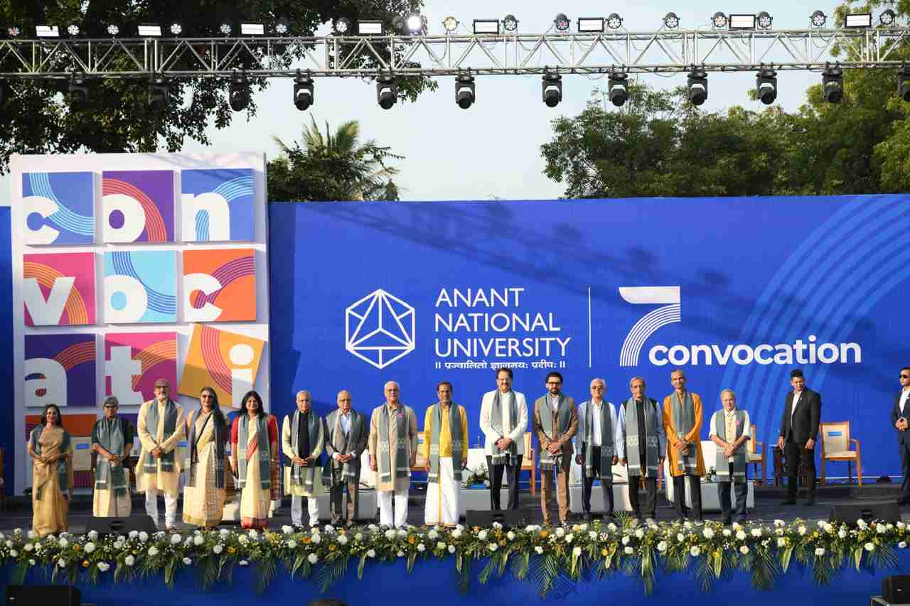 अनंत नेशनल यूनिवर्सिटी ने डॉ. श्रीधर वेम्बू की उपस्थिति में आयोजित किया 7वाँ दीक्षांत समारोह