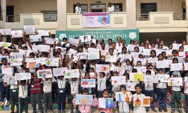 एक्सिस बैंक ने अपने सालाना आर्ट, क्राफ्ट और लिटरेचर कॉम्पिटिशन 'SPLASH 2025' के आयोजन के लिए देशभर के 995 से अधिक स्कूलों को जोड़ा