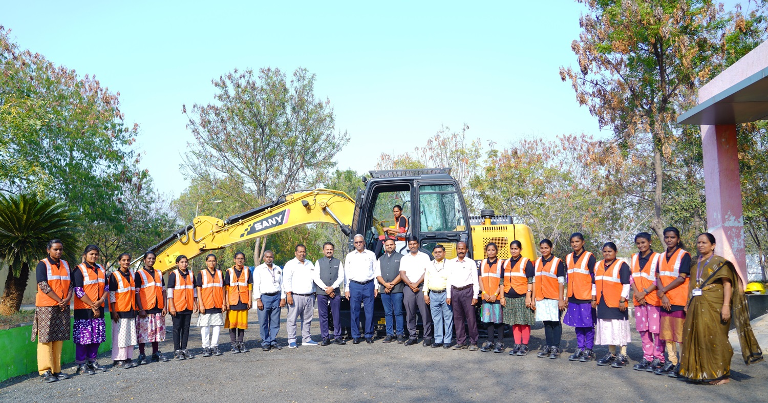 सैनी इंडिया ने आंध्र प्रदेश के नेशनल एकेडमी ऑफ कंस्ट्रक्शन में पहली ऑल-वुमन एक्सकेवेटर ट्रेनिंग बैच को सहयोग दिया।