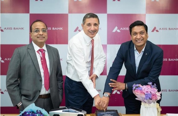  एक्सिस बैंक बना टेस्ला का प्राथमिकफाइनेंसर, देश भर में उपलब्ध कराएगा सुविधाजनक ईवी ऋण